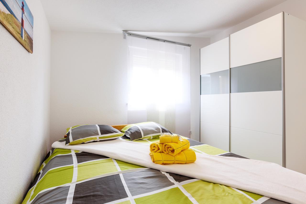 Studio Apartment Maslina Gornji Karin Exterior foto