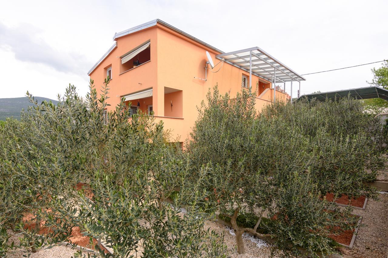 Studio Apartment Maslina Gornji Karin Exterior foto